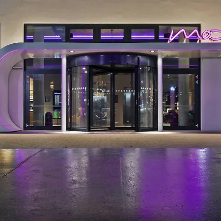 Moxy Vienna Airport-3